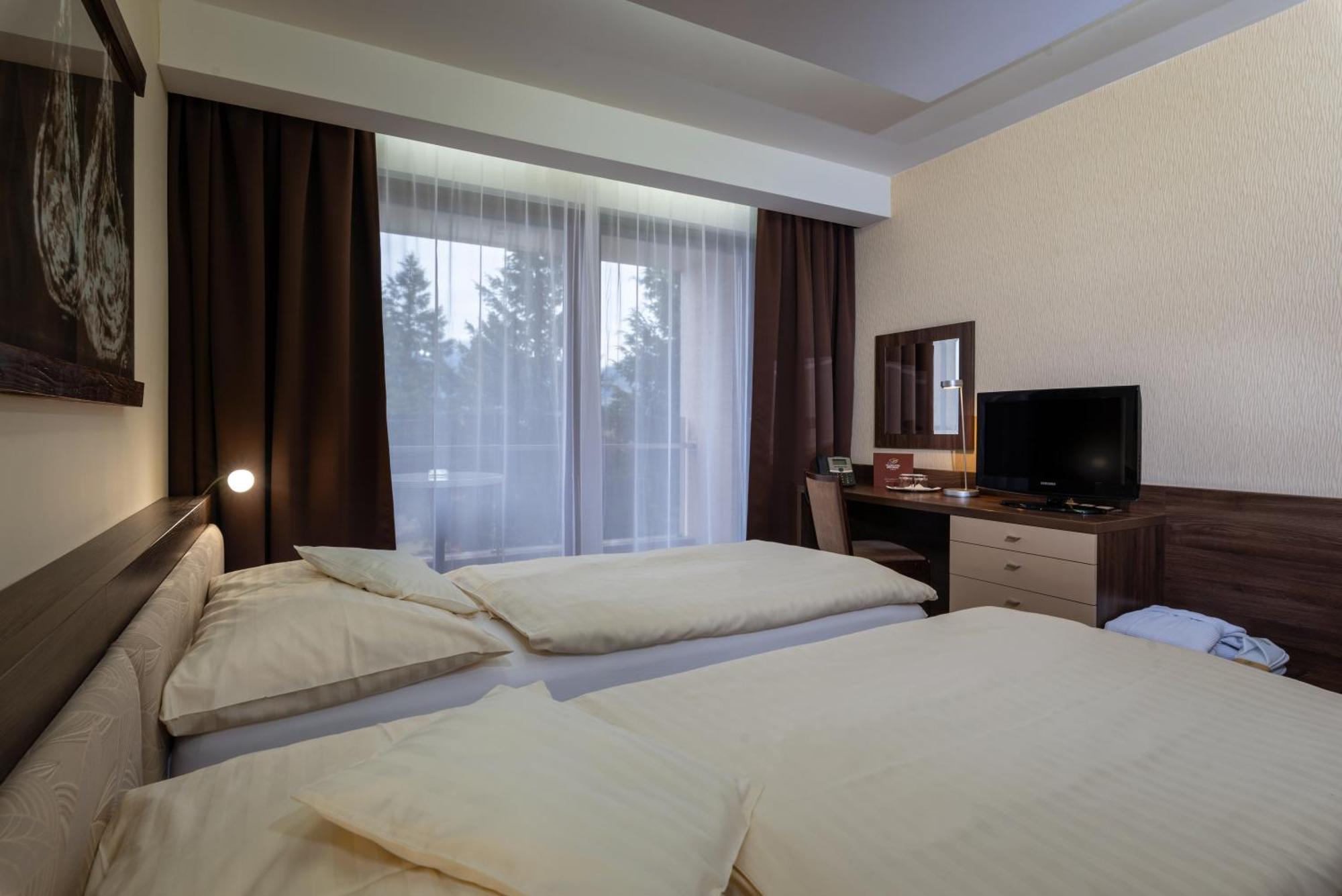 Wellness Hotel Diplomat Rajecke Teplice Luaran gambar