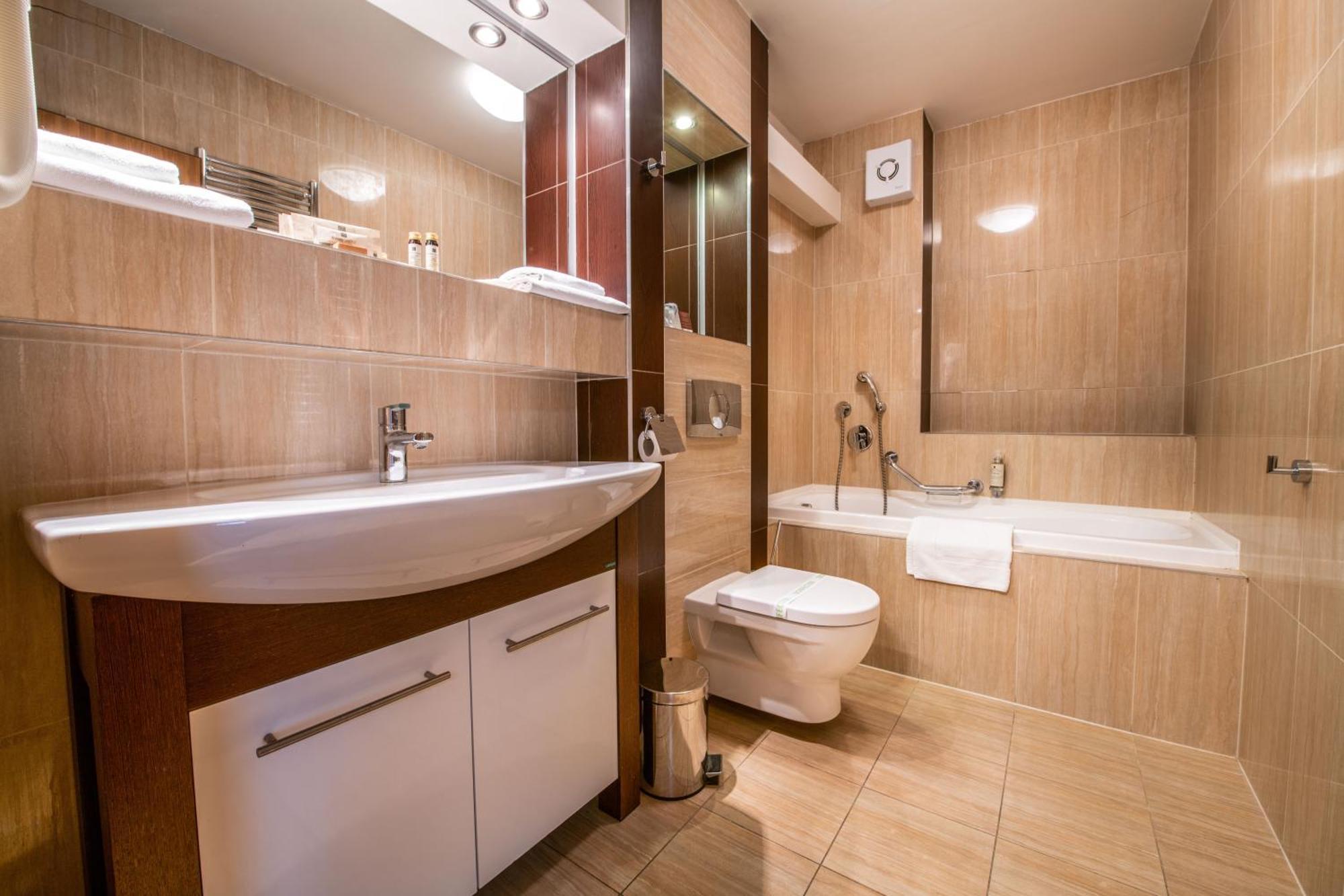 Wellness Hotel Diplomat Rajecke Teplice Luaran gambar