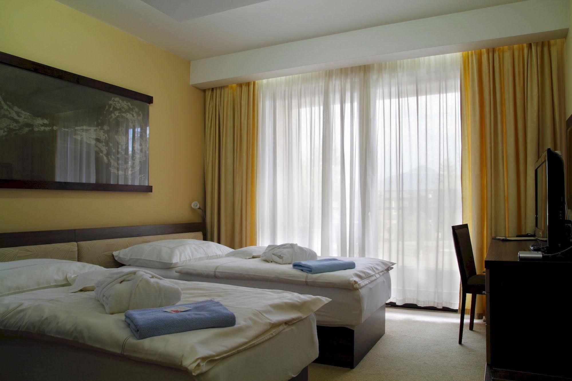 Wellness Hotel Diplomat Rajecke Teplice Luaran gambar