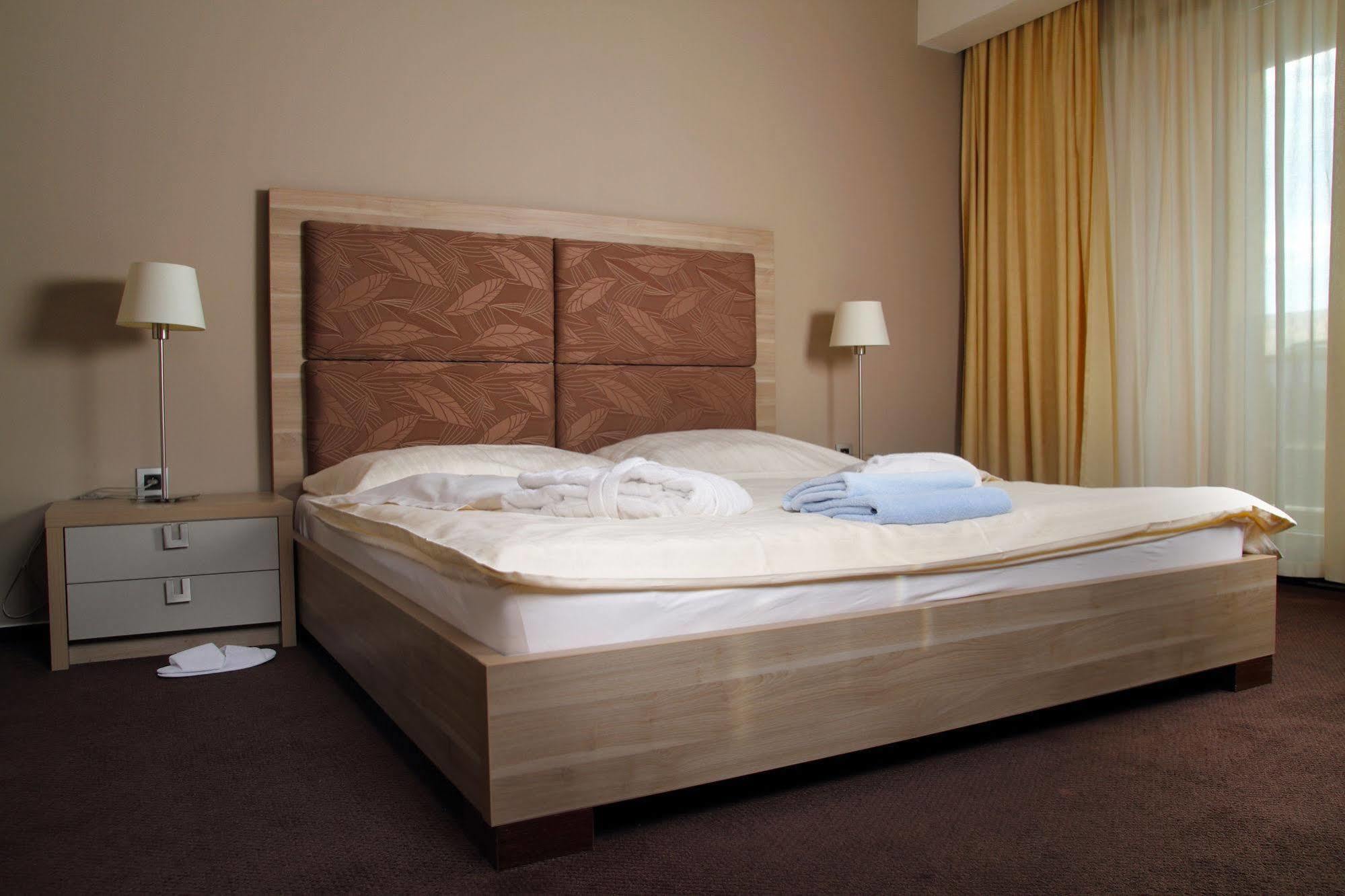 Wellness Hotel Diplomat Rajecke Teplice Luaran gambar